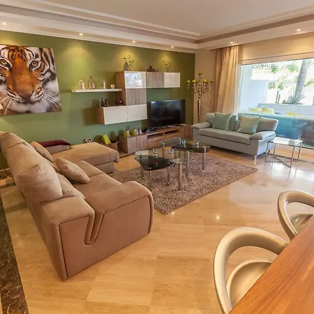 公寓 Puerto Banus Getaway Giant Heated Pool And Gym 马尔韦利亚