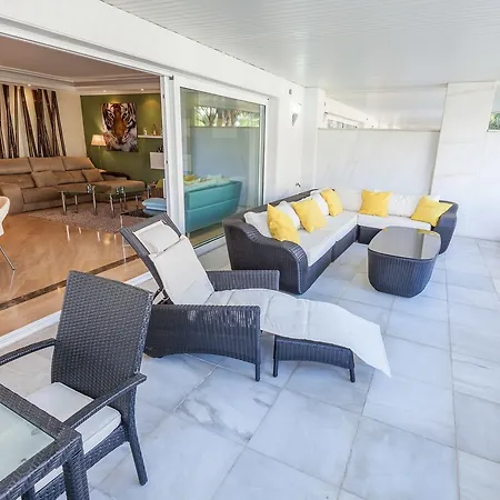 公寓 Puerto Banus Getaway Giant Heated Pool And Gym 马尔韦利亚